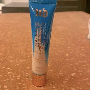 Urban Decay stay naked hydromaniac tinted glow hydrator in #20 Fair